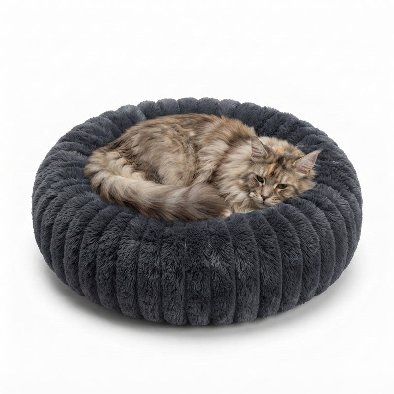 Chat installe dans le lit cocon NUZZO Noir (70 cm)